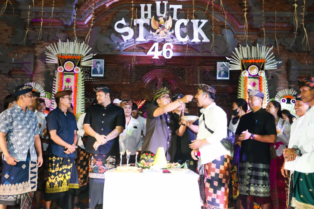 Bupati Badung Hadiri HUT Ke-46 ST. Canthi Karya Banjar Dangin Peken, Penarungan